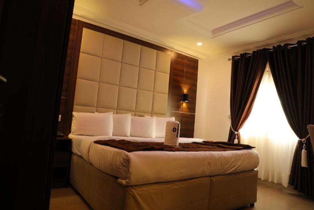 Presken Hotel K-One Place Lagos Kültér fotó