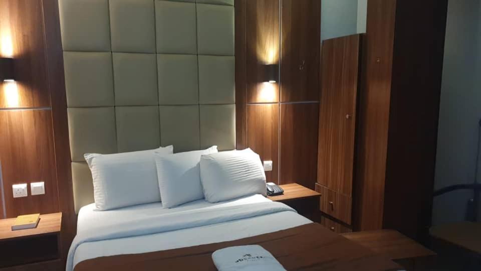 Presken Hotel K-One Place Lagos Kültér fotó